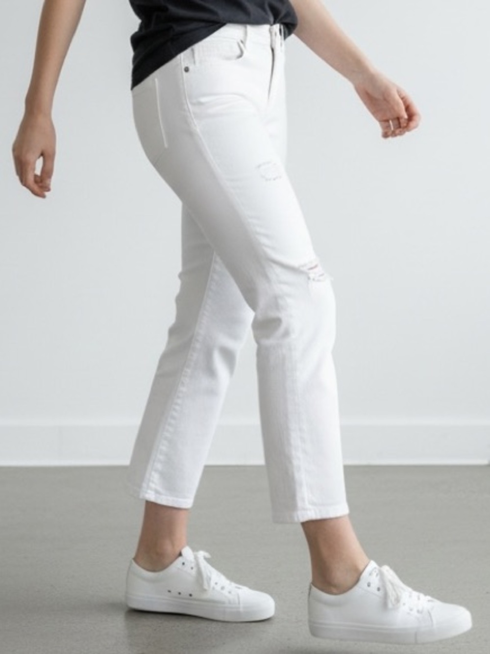 Earl Jeans White Straight Leg Denim